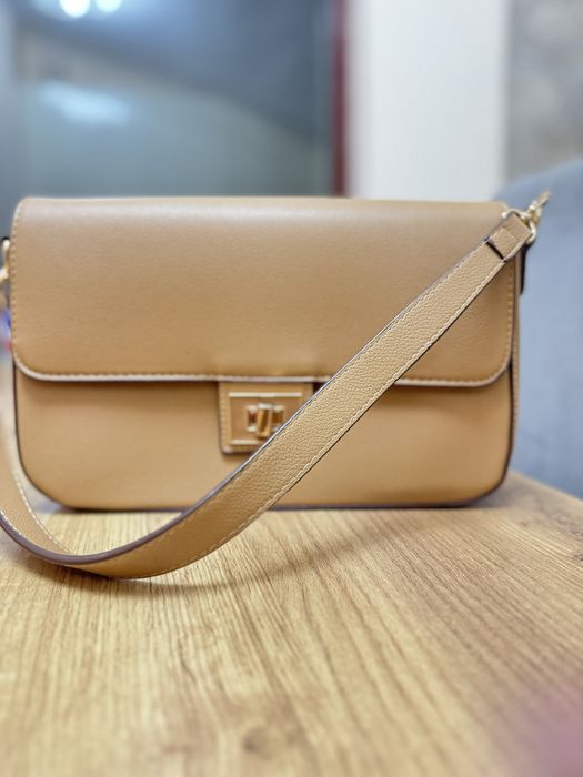 Кафява чанта, без дълга дръжка