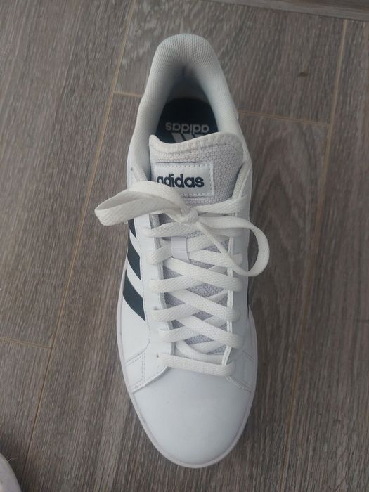 Adidasi adidas noi