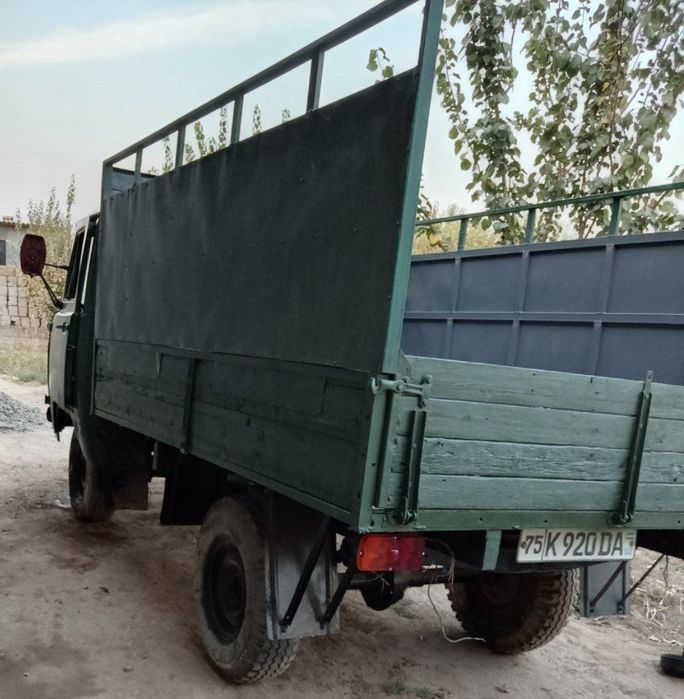 Uvazik yuk mashinasi