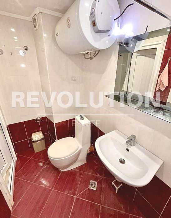 Тристаен апартамент в района на Завод Дружба!