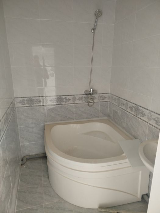 Yangiyoʻl massivda 2 xonali yangi doʻm sotiladi hech kim yashamagan.