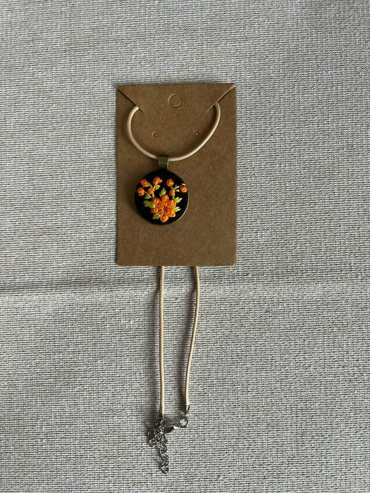 Pandantiv broderie, handmade