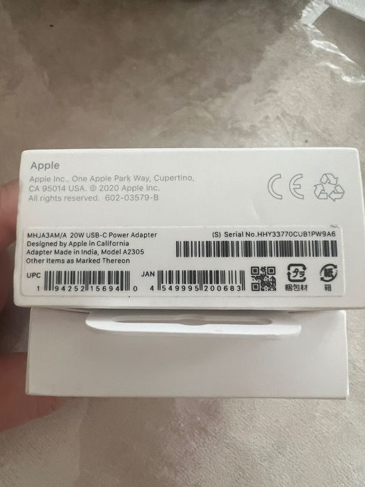 Apple adapter 20w USB-C fast charger 
Кабель Usb-C (1m) оригинал