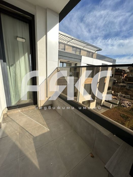 Двустаен обзаведен апартамент на 150 метра от плануваната метростанци