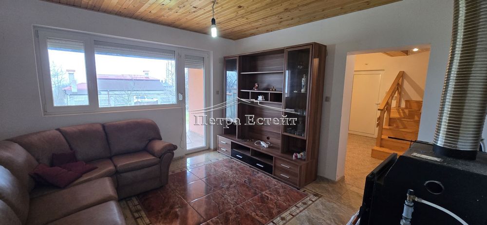 Къща в Варна, област-с.Здравец площ 192 цена 270000