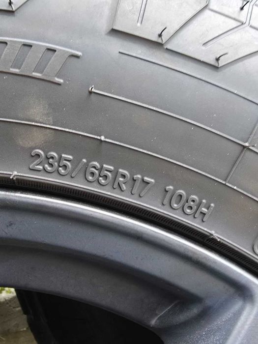 235/65/17  TOYO OPEN COUNTRY A/T Ⅲ - нови