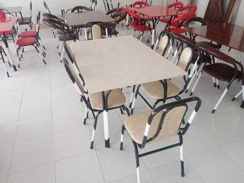 набор столов и стульев