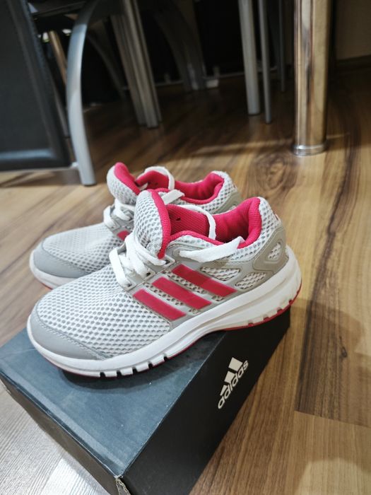 Маратонки Адидас. Номер 31 и 1/2