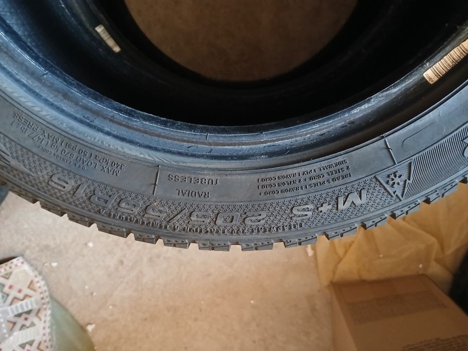Зимни гуми 16цола Goodyear.205/55/15-6.5мм-грайфер