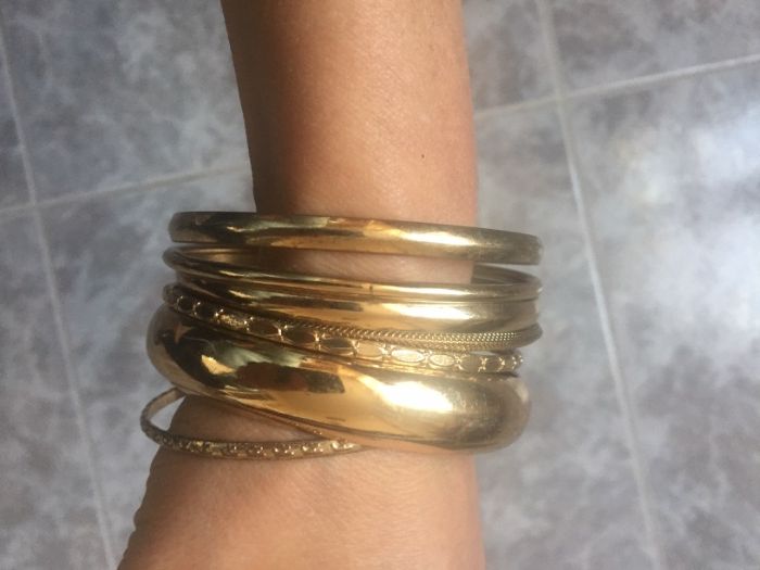 Продавам елегантни гривни -нови