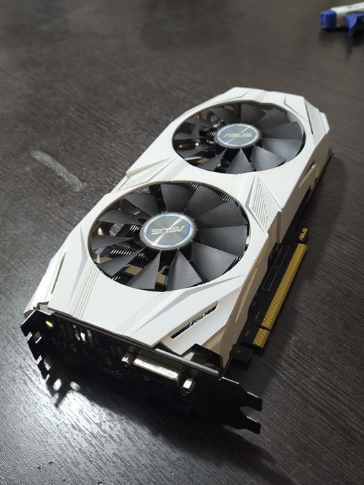 ASUS Dual GeForce GTX 1070