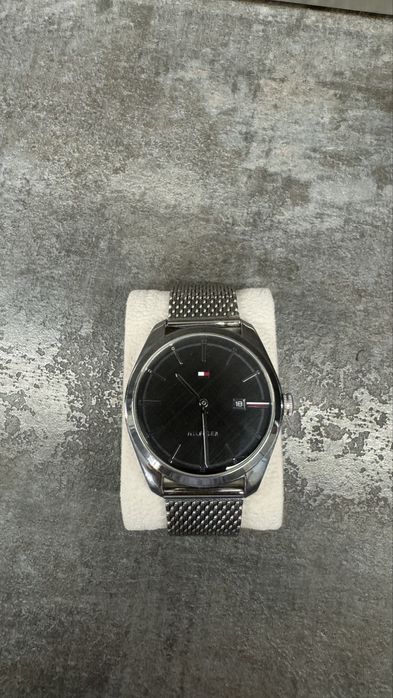 Часовник Tommy Hilfiger