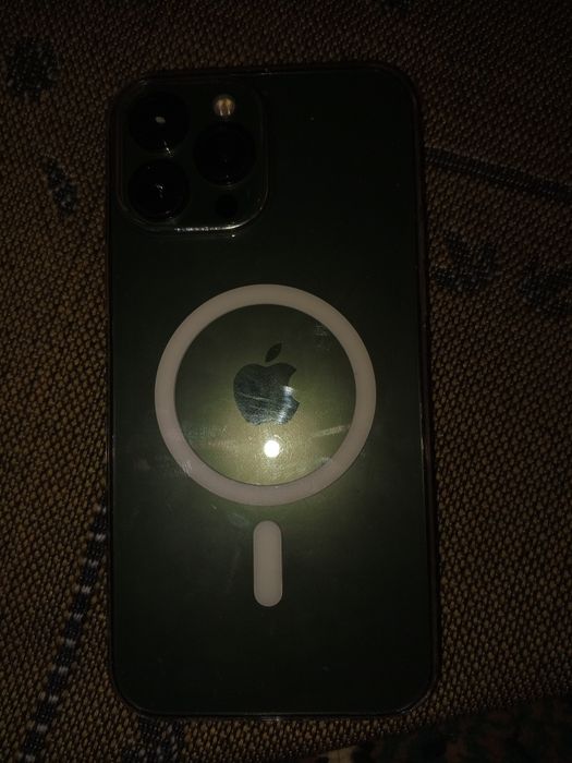 Iphone 13pro max 256 gb srochna sotiladi chotki holatda
