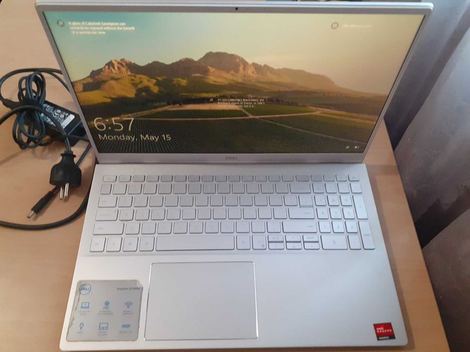 Лаптоп Dell Inspiron 5505