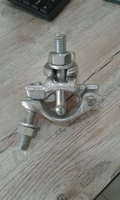 Хомуты (ПОВОРОТНЫЕ и НЕ ПОВОРОТНЫЕ) для строительных лесов