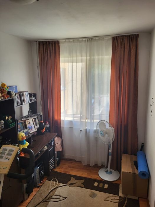 Vând apartament cu 3 camere