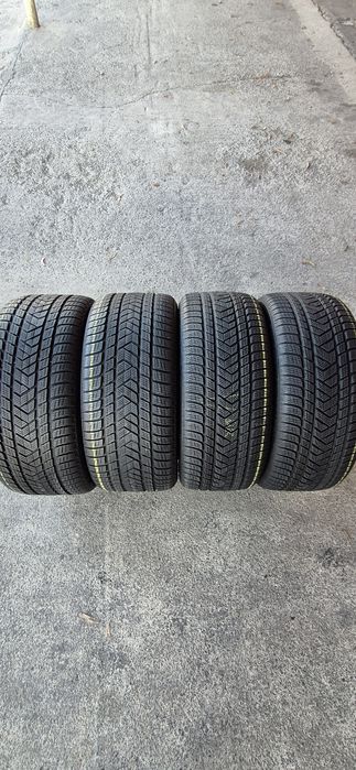 4 anvelope iarna Pirelli,fata 265/40/21,spate 295/35/21.Pret/bucata