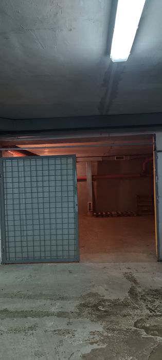 Дава се под наем Гараж / Паркомясто в София, Слатина - 35 кв.м за 229.5 € - Снимка #1