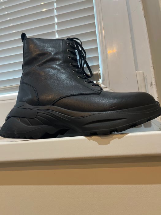 Продавам боти естествена кожа, номер 41, произведени от Matisa Bari