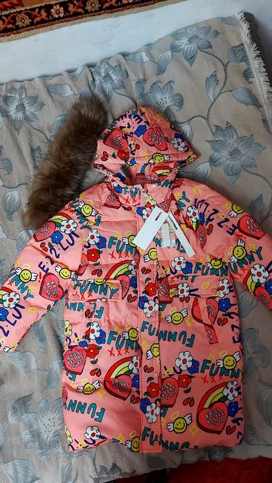 Зимняя куртка на девочку 7-8 лет