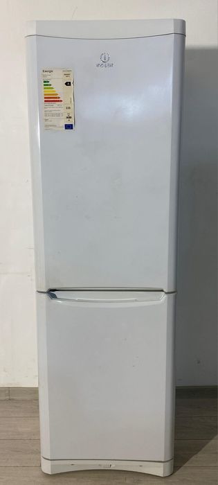 Frigider cu Congelator Indesit; Combină Frigorifică