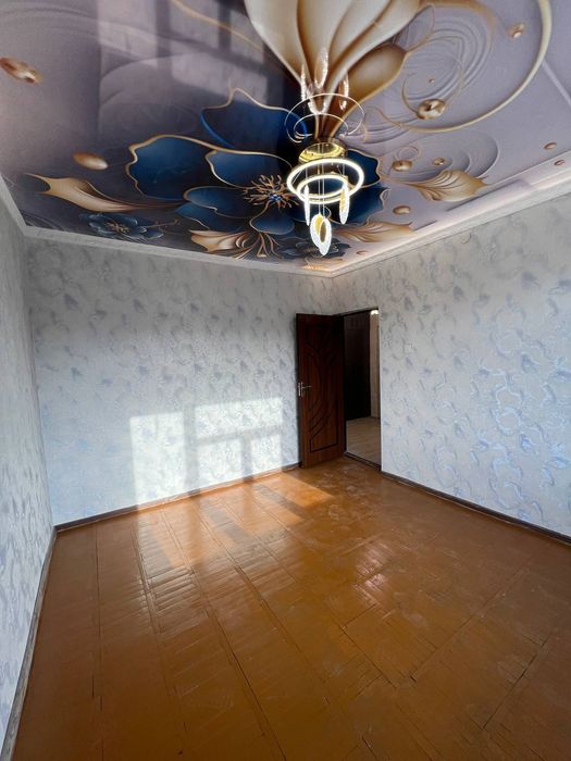 3/2/4 сотилади  64 м²