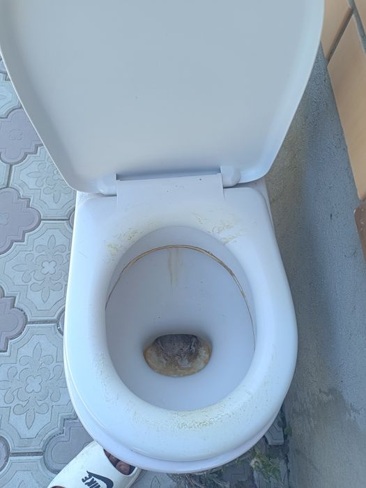 Продам унитаз б/у продам