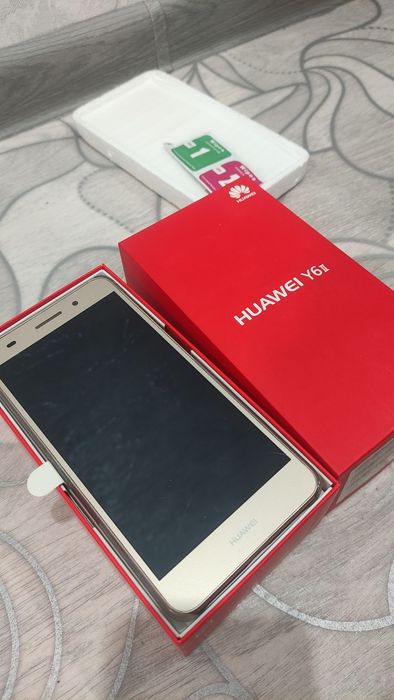 Продам телефон HUAWEI Y6 II