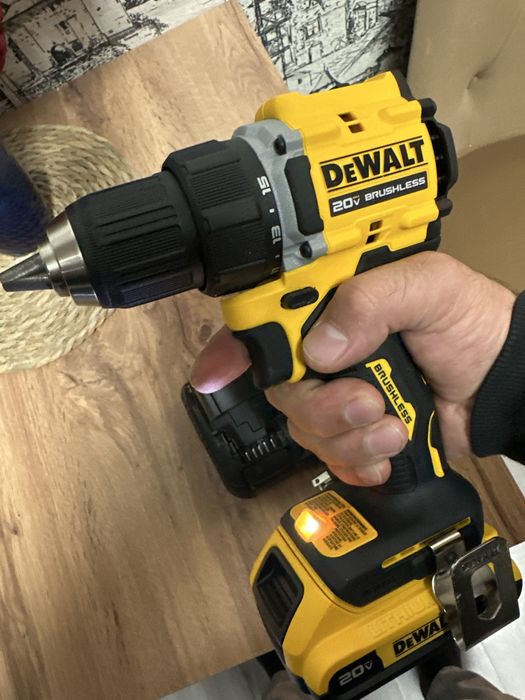 Дрель- шуруповет