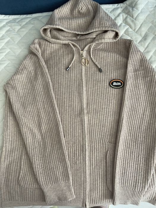 Продам кофты в отличном состоянии