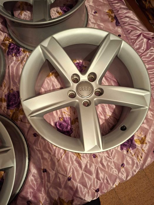 Джанти с гуми  17 5х 112 от ауди а5 7.5ж ет 28 audi a5 7.5j et 28