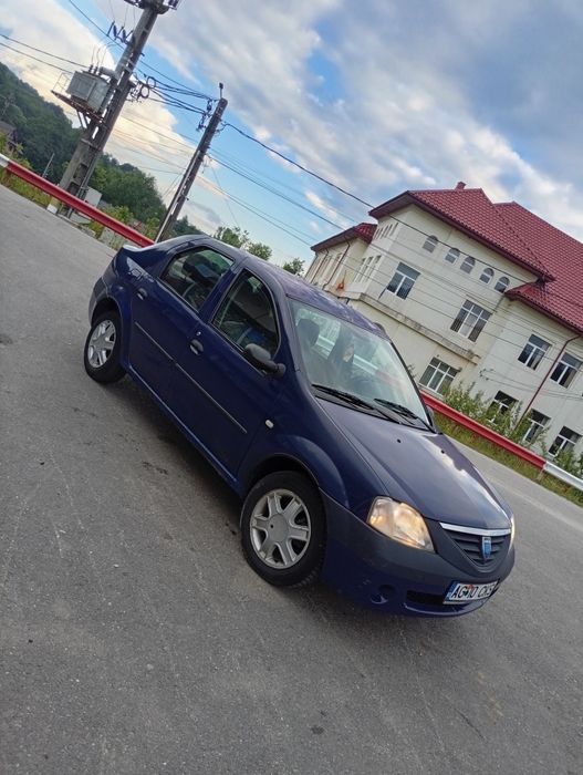 Vând Dacia Logan 16.clasic servo direcție gemuri electrice distribuție schimbată uleiul schimbat cauciucuri iarna vara jante aliaj