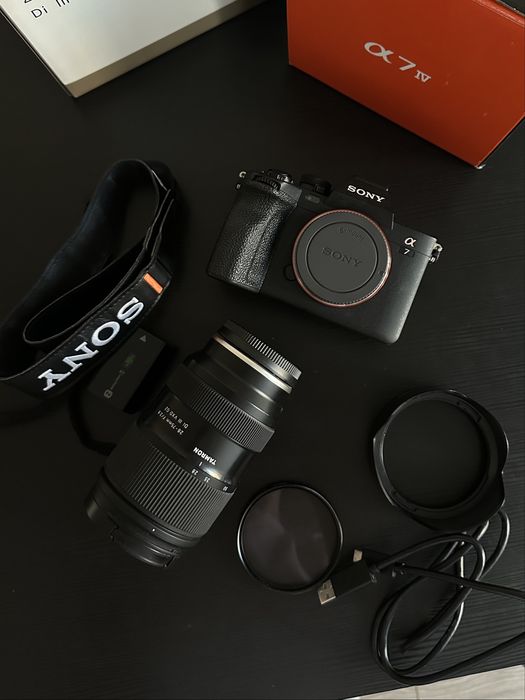 Срочно продам Sony a7 iv+ обьектив Tamron 28–75mm f/2.8 +карта памяти