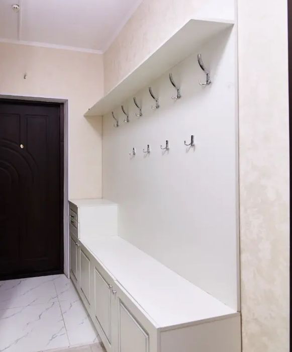 Продам прихожую мебель.