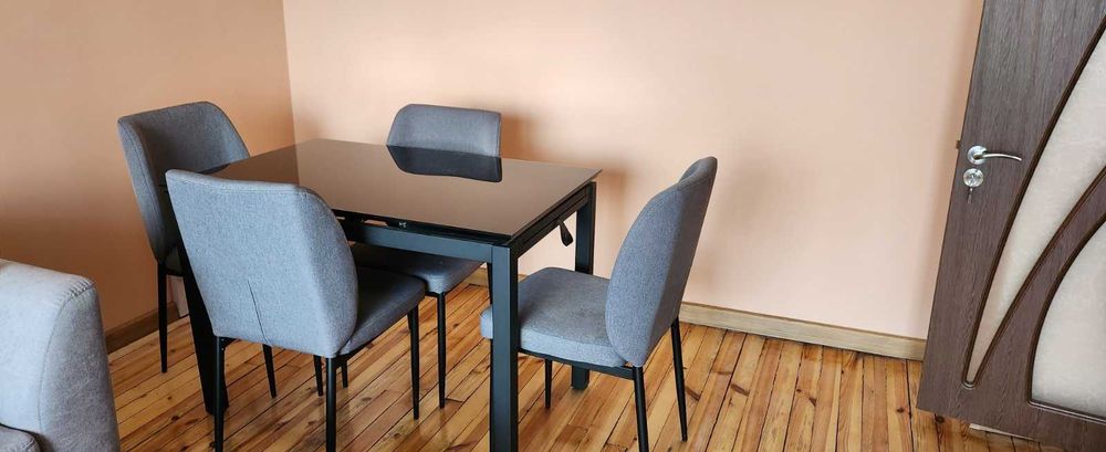 Дава се под наем Двустаен апартамент в Перник, Център - 65 кв.м за 382.5 € - Снимка #1