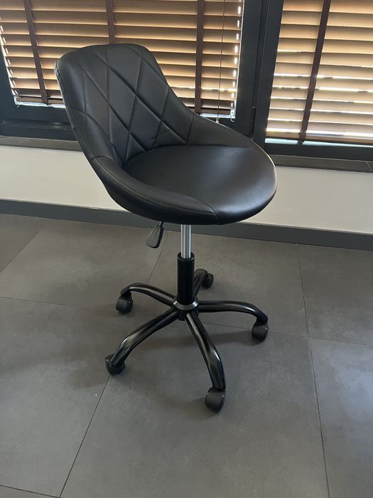 Стол на колелца Soho /bb/-24м гаранция и безплатна до офис