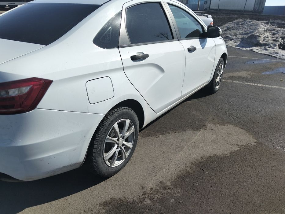 Продам весту 2018 год