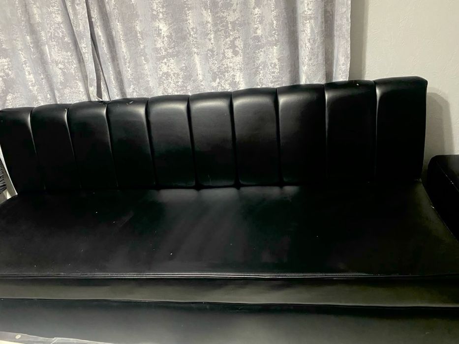 Продам кожаные диваны