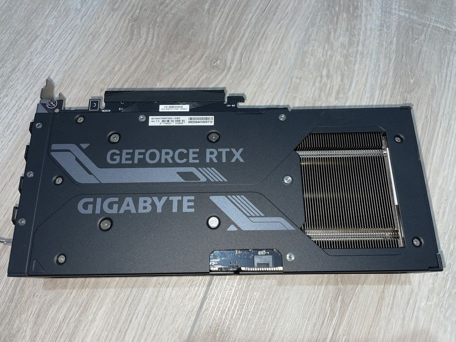 GIGABYTE GeForce RTX 4070 WINDFORCE OC 12 ГБ, звоните есть торг