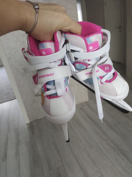 Продам коньки рр 26-31