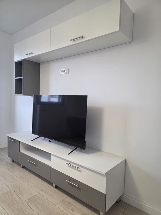 Inchriez garsoniera in bloc nou