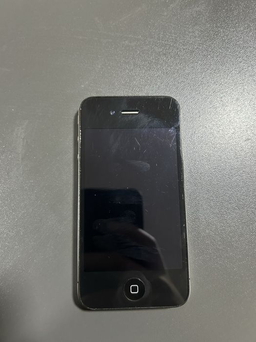 продам айфон 4 срочно