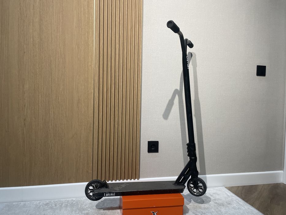 Трюковой самокат от limit