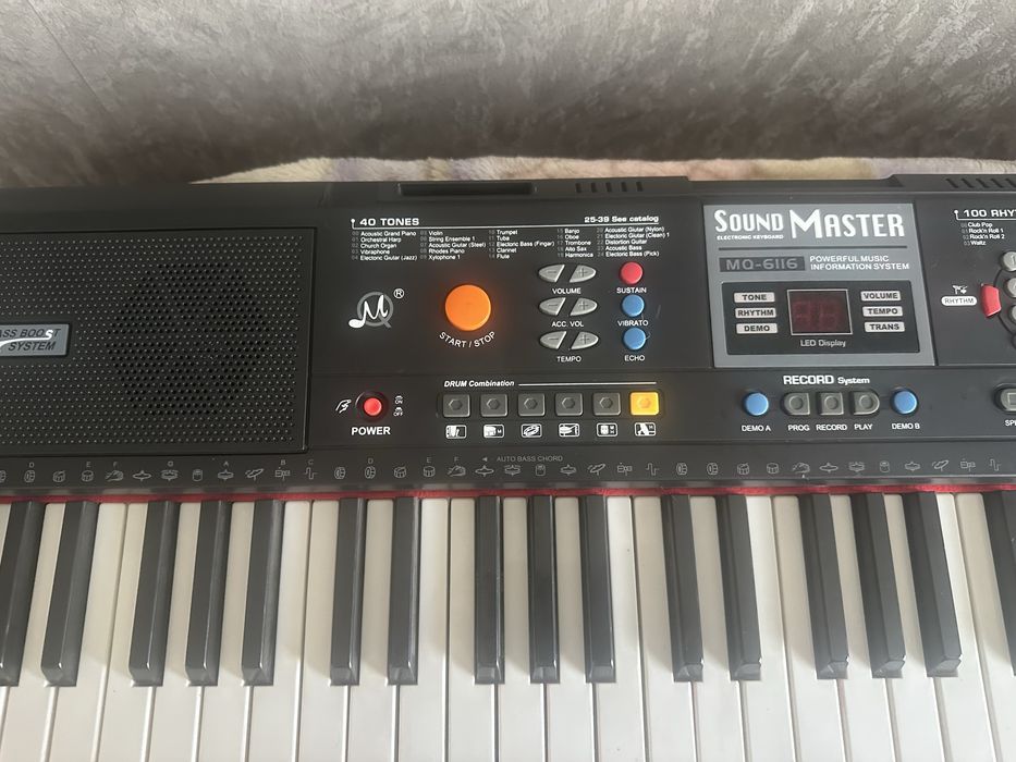 Продам синтезатор детский