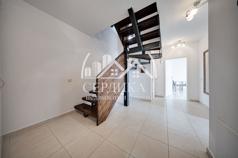 Дава се под наем Мезонет в София, Стрелбище - 280 кв.м за 950 € - Снимка #2