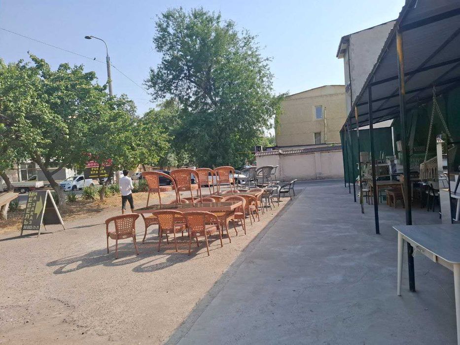 Мебельный магазин сдается в аренду.