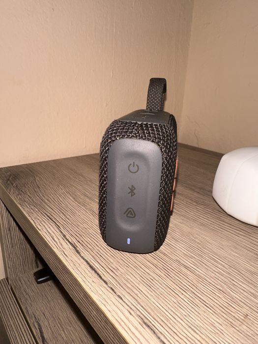 vand boxa JBL go4