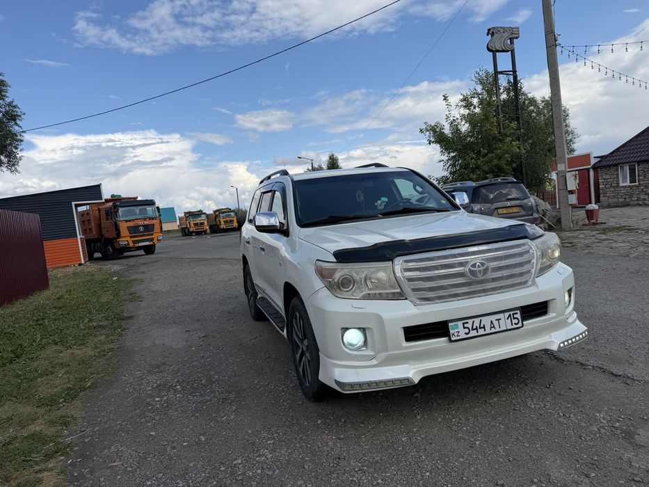 Продам land cruiser 200