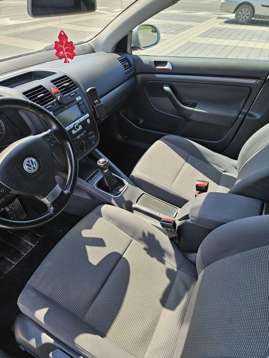 Vând Vw Golf 5 1.9 TDI 2009