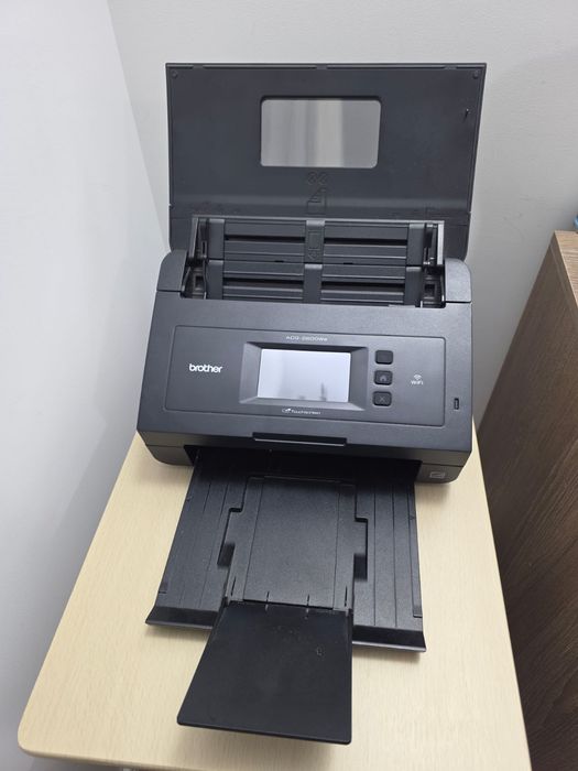 Brother ADS-2600We – Scanner documente profesional, viteză mare, Wi-Fi